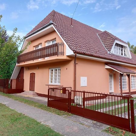 Holiday House Retro Szántód المظهر الخارجي الصورة